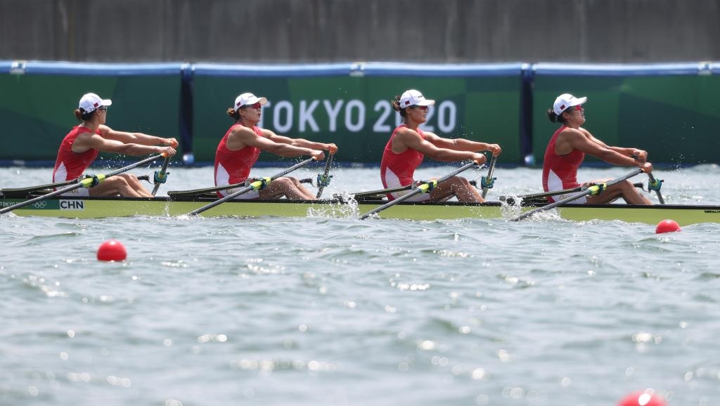 7月28日，中國隊(duì)選手陳云霞、張靈、呂揚(yáng)、崔曉桐在比賽中。新華社記者杜瀟逸攝.jpg
