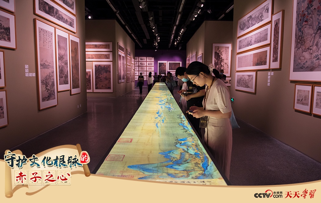 2023年7月1日，觀眾在浙江寧波美術(shù)館參觀中國(guó)歷代繪畫大系成果展·寧波特展。