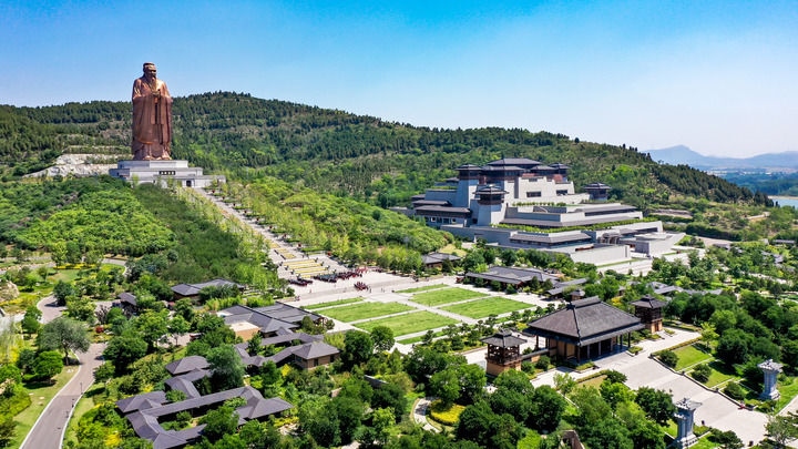 這是2023年6月8日拍攝的山東省曲阜市尼山圣境（無人機照片）。新華社記者 郭緒雷 攝