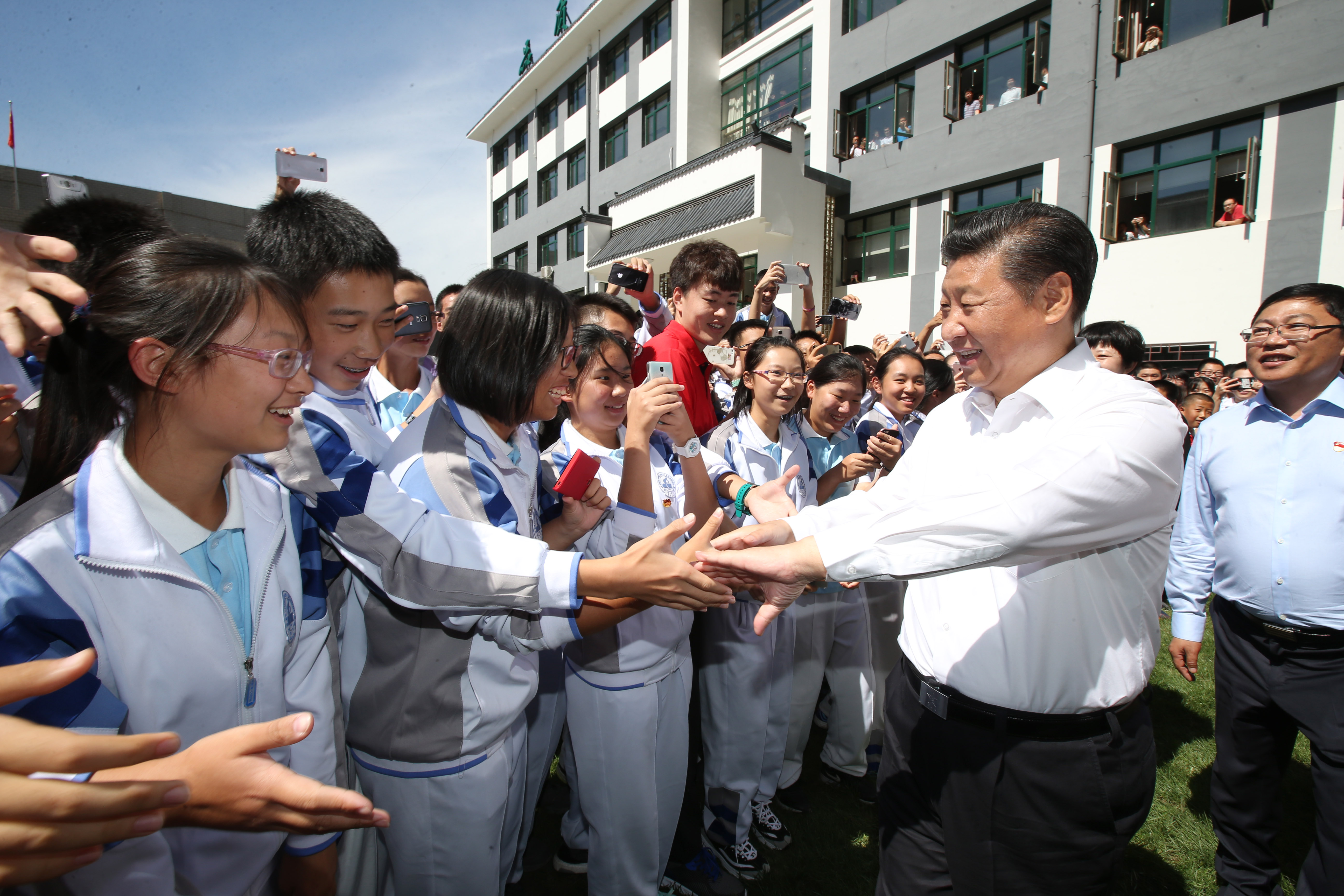 2016年9月9日，習(xí)近平總書記來到位于北京市海淀區(qū)的八一學(xué)?？赐麕熒?。