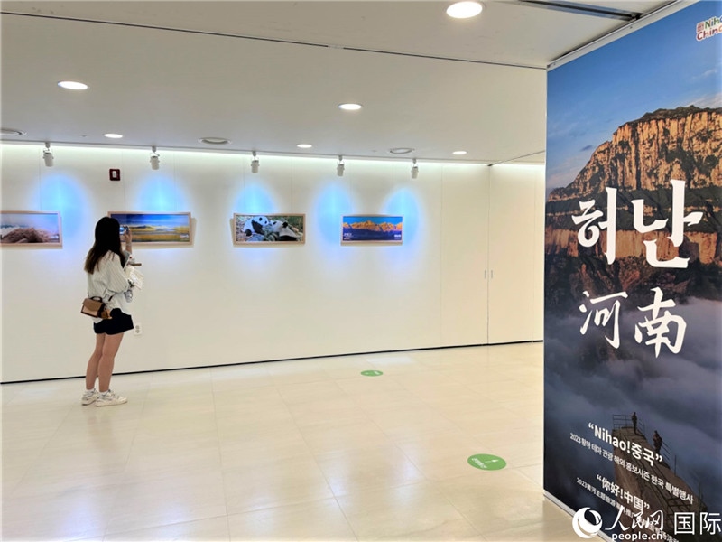 2.民眾參觀“看九曲黃河 聽華夏故事”主題展。人民網記者 馬菲攝