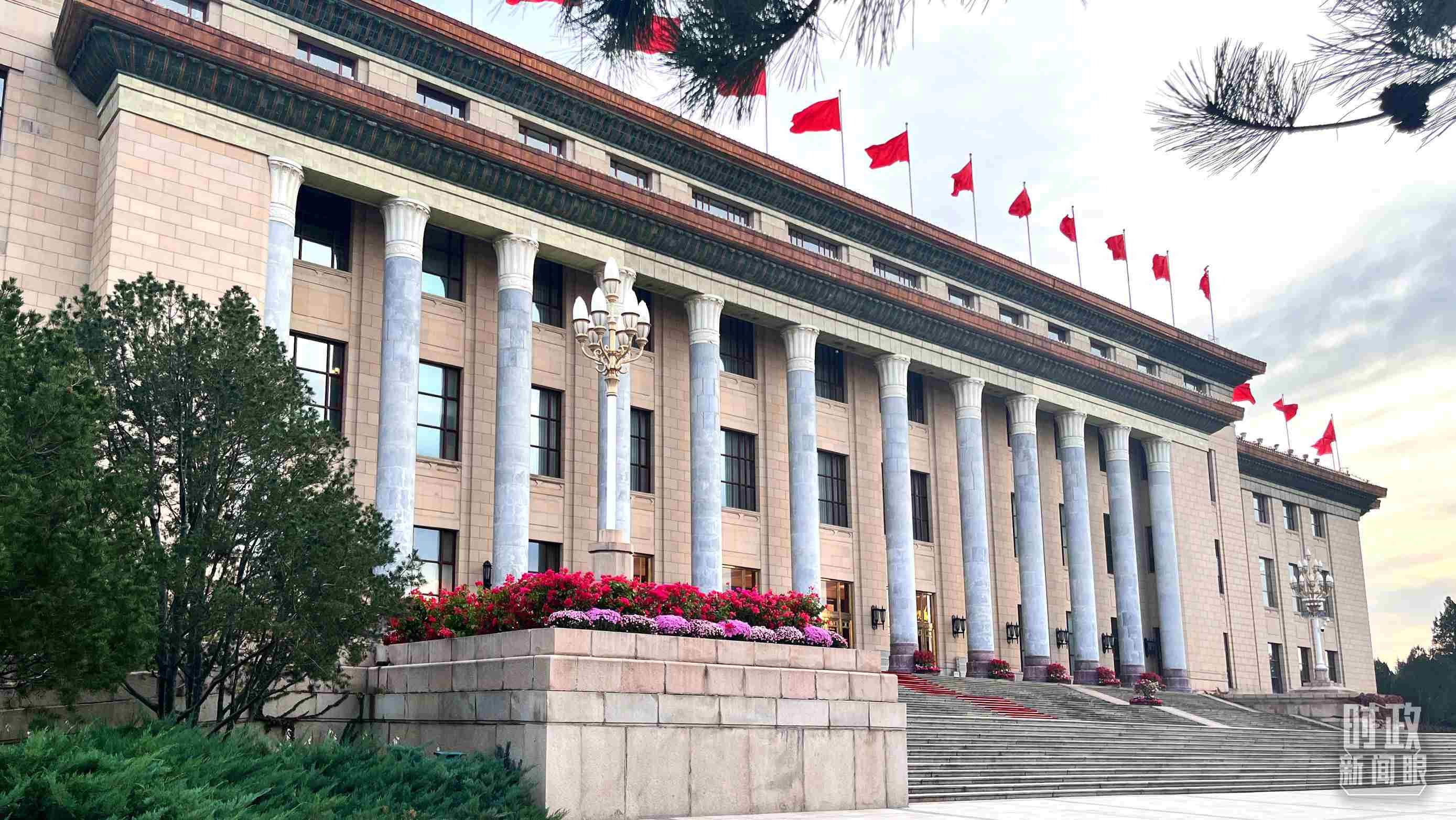 △10月18日，5場(chǎng)會(huì)談會(huì)見在北京人民大會(huì)堂舉行。（總臺(tái)央視記者張垚拍攝）