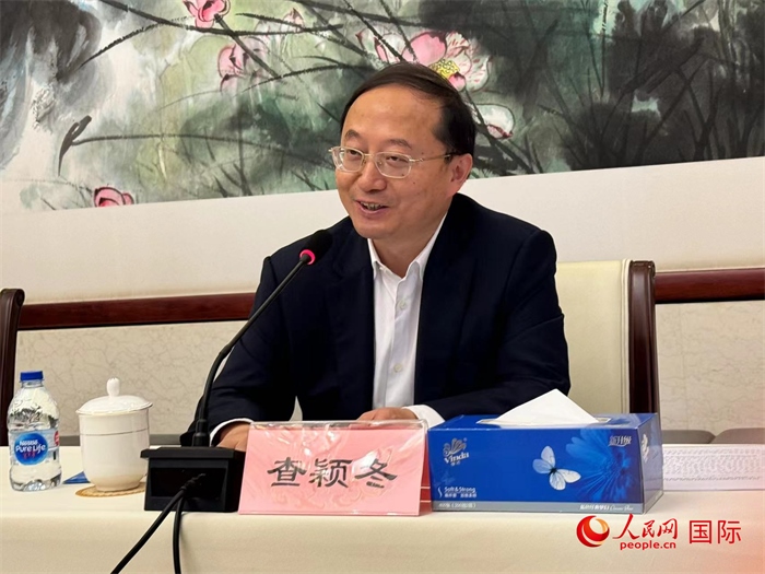 10月31日，蘇州市人民政府副市長查穎冬在第五屆中法文化論壇媒體吹風會上講話。（人民網(wǎng) 謝瑩攝）