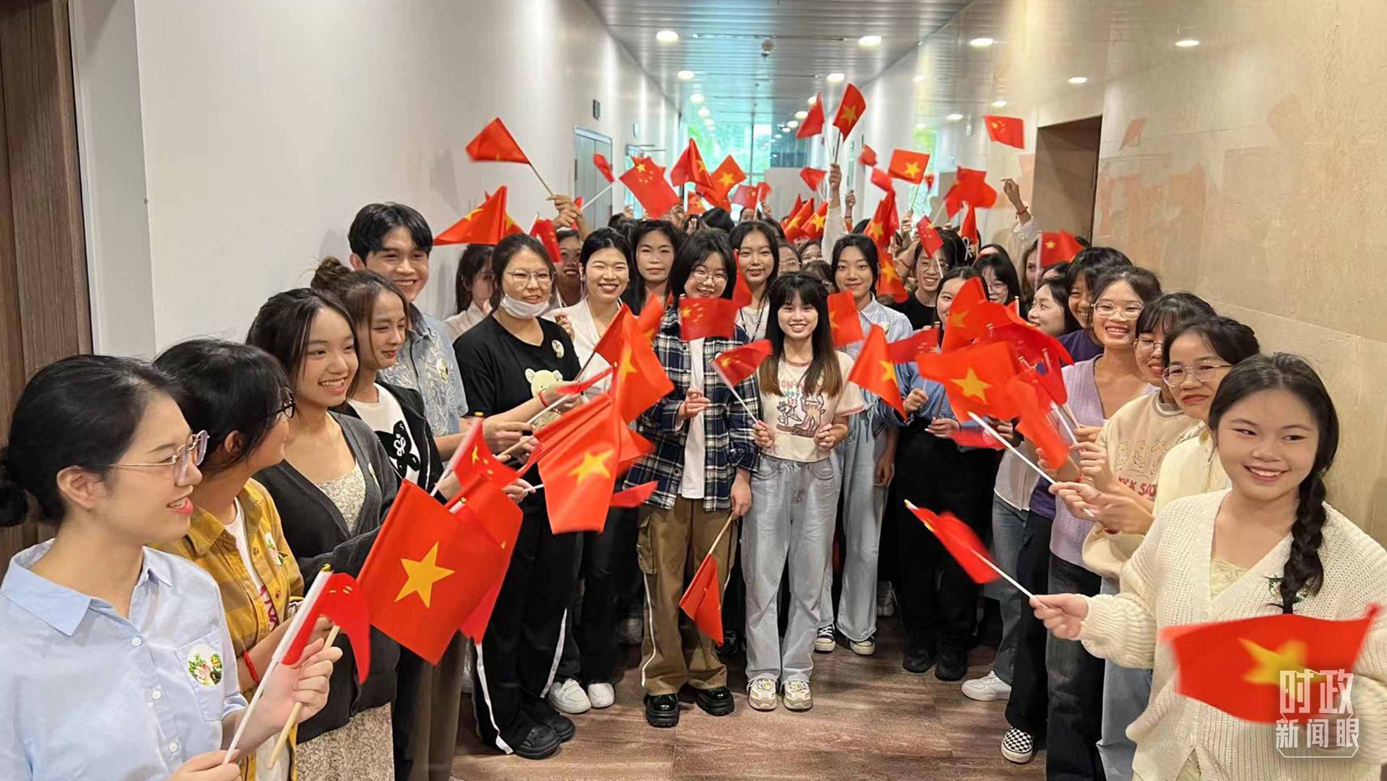 △中越青年齊聚一堂。（總臺(tái)央視記者程鋮拍攝）