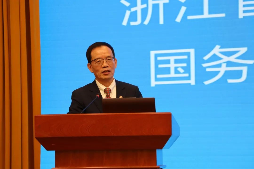 浙江省區(qū)域國別與國際傳播研究智庫聯(lián)盟首席專家、浙江師范大學(xué)非洲區(qū)域國別學(xué)學(xué)部學(xué)術(shù)委員會常務(wù)副主任劉鴻武致辭。主辦方供圖