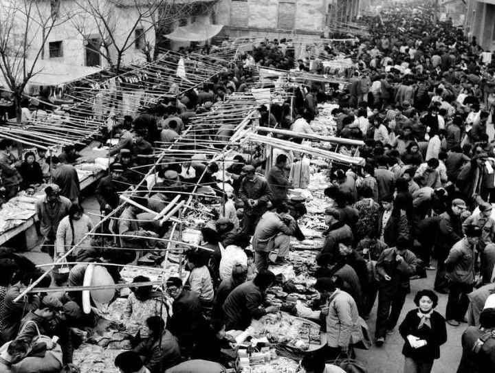 1982年，義烏湖清門馬路市場場景。拍友 金福根 攝