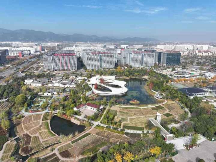 有機(jī)更新后的義烏城西街道橫塘村俯瞰圖。義烏城西街道供圖