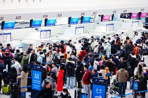 2024年春運(yùn)首日，大興機(jī)場預(yù)計(jì)保障進(jìn)出港旅客13.59萬人次。大興機(jī)場供圖