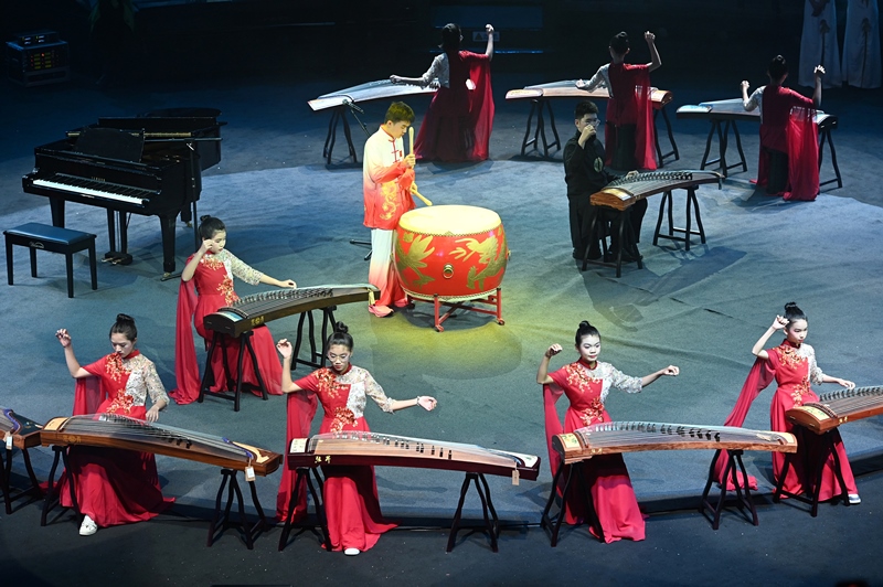 2024年1月21日，廣州，“第二屆粵港澳大灣區(qū)青少年音樂(lè)周”頒獎(jiǎng)典禮在融創(chuàng)廣州大劇院舉行。