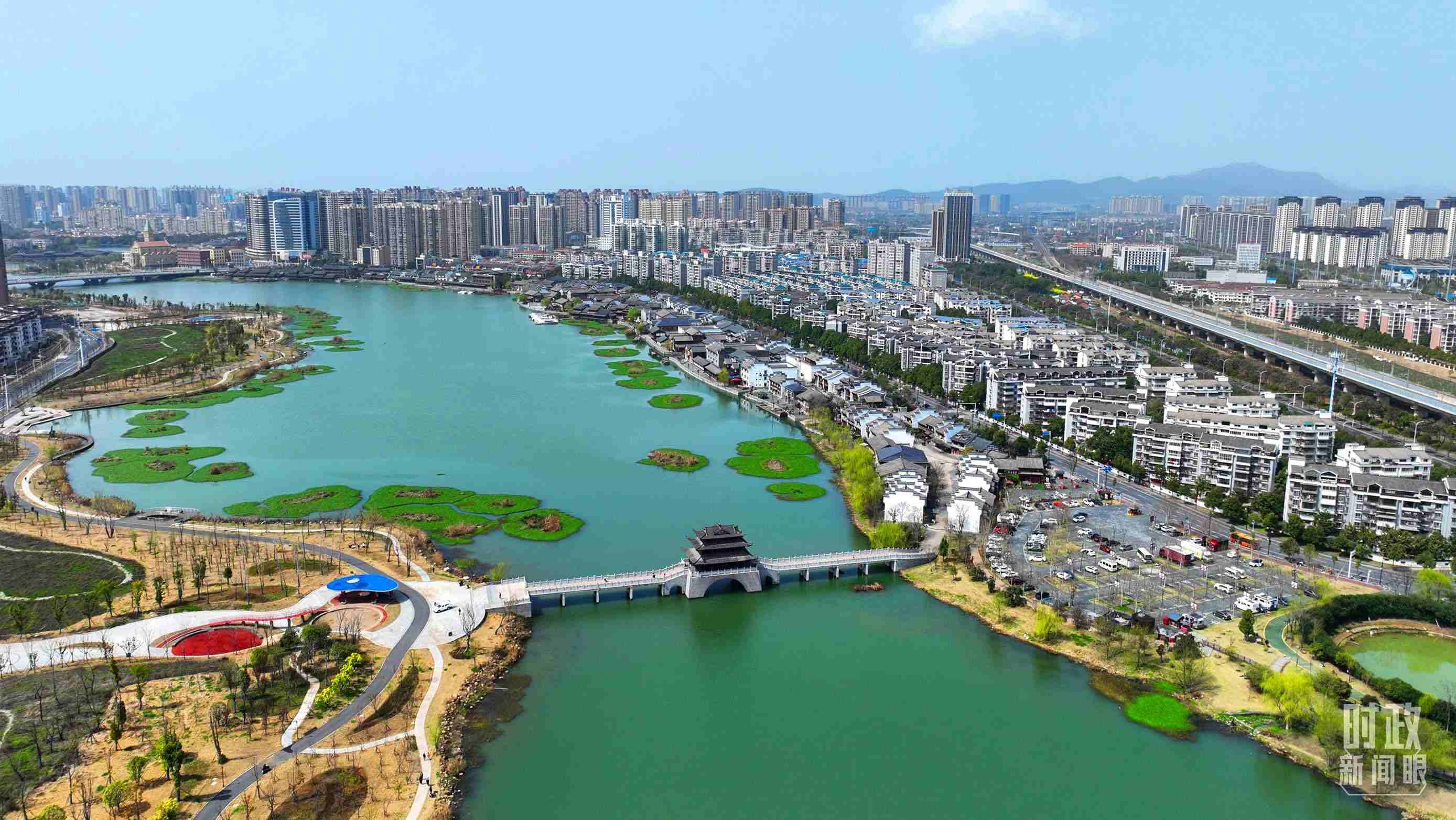 湖南常德。此次座談會(huì)前，習(xí)近平在長(zhǎng)沙、常德兩地實(shí)地考察。（總臺(tái)央視記者范凱拍攝）