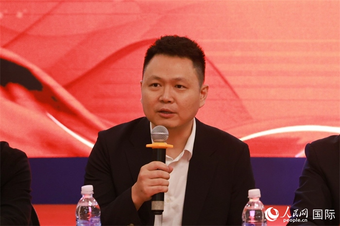 中國駐里約熱內(nèi)盧總領(lǐng)館副總領(lǐng)事王尉育在座談會上致辭。人民網(wǎng)記者 陳海琪攝