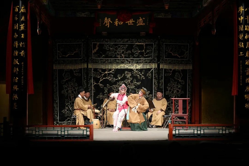 永嘉昆曲表演及音樂特點(diǎn)分享會(huì)在北京正乙祠戲樓舉行。