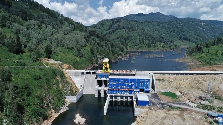 這是2021年7月28日拍攝的哈薩克斯坦圖爾古孫水電站（無人機照片）。新華社發(fā)（奧斯帕諾夫攝）
