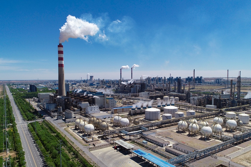 2021年5月16日拍攝的寧夏寧東能源化工基地。
