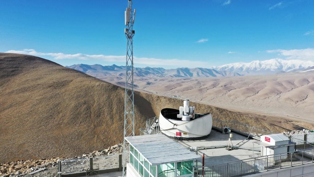 正在運行的塔縣星地激光通信地面站。（中國科學院空天信息創(chuàng)新研究院供圖）