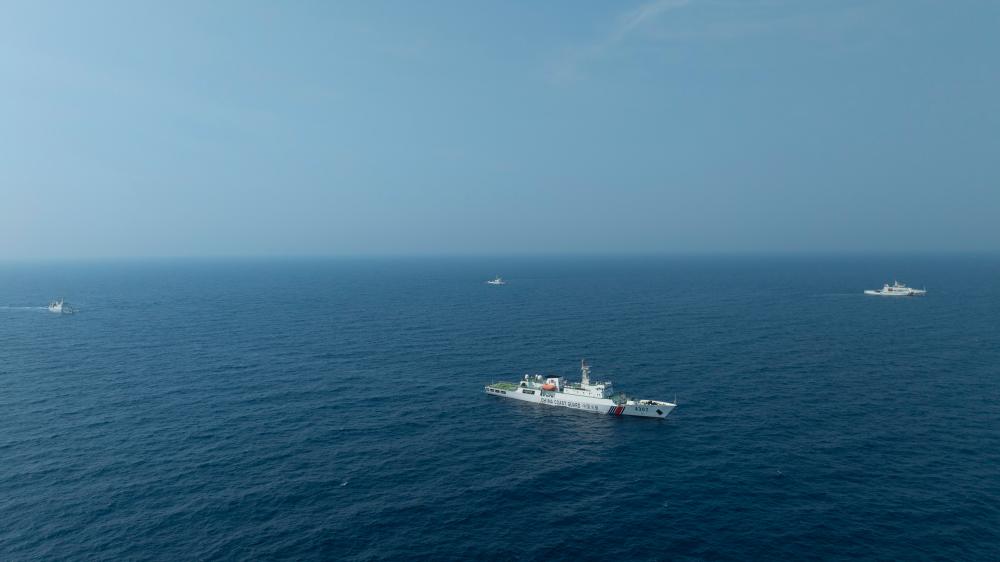 4月22日，中越海警艦艇編隊(duì)在北部灣海域開(kāi)展聯(lián)合巡邏。（中國(guó)海警供圖）