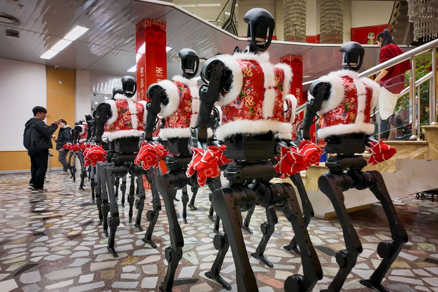 2025年1月28日，杭州宇樹科技人形機(jī)器人在2025年央視春晚后臺。新華社發(fā)