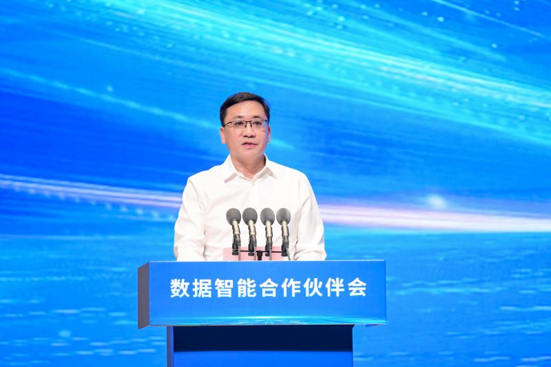 圖為河南省人民政府國有資產(chǎn)監(jiān)督管理委員會(huì)黨委委員、副主任李海峰。