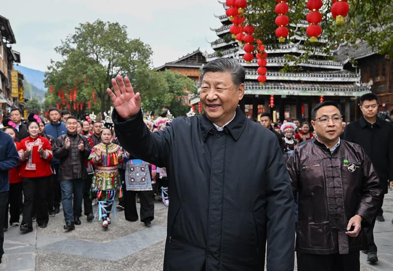 △2025年3月17日，習(xí)近平總書(shū)記在貴州黎平縣肇興侗寨考察。
